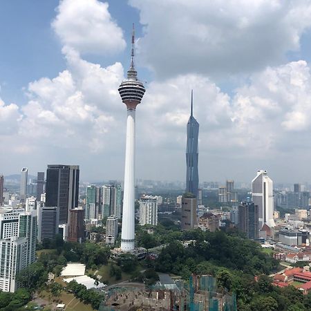 Appartamento Platinum Klcc Pool View Kuala Lumpur Esterno foto