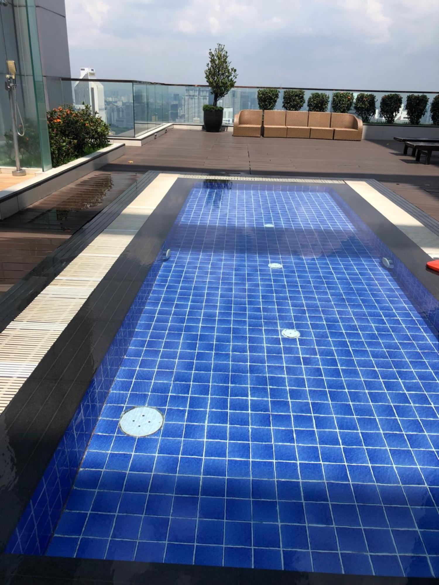 Appartamento Platinum Klcc Pool View Kuala Lumpur Esterno foto