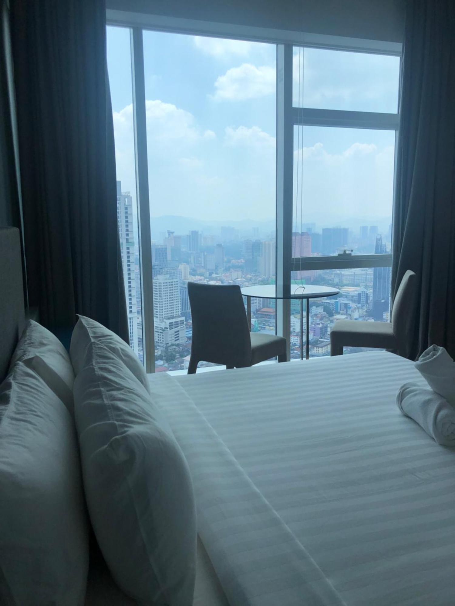 Appartamento Platinum Klcc Pool View Kuala Lumpur Esterno foto