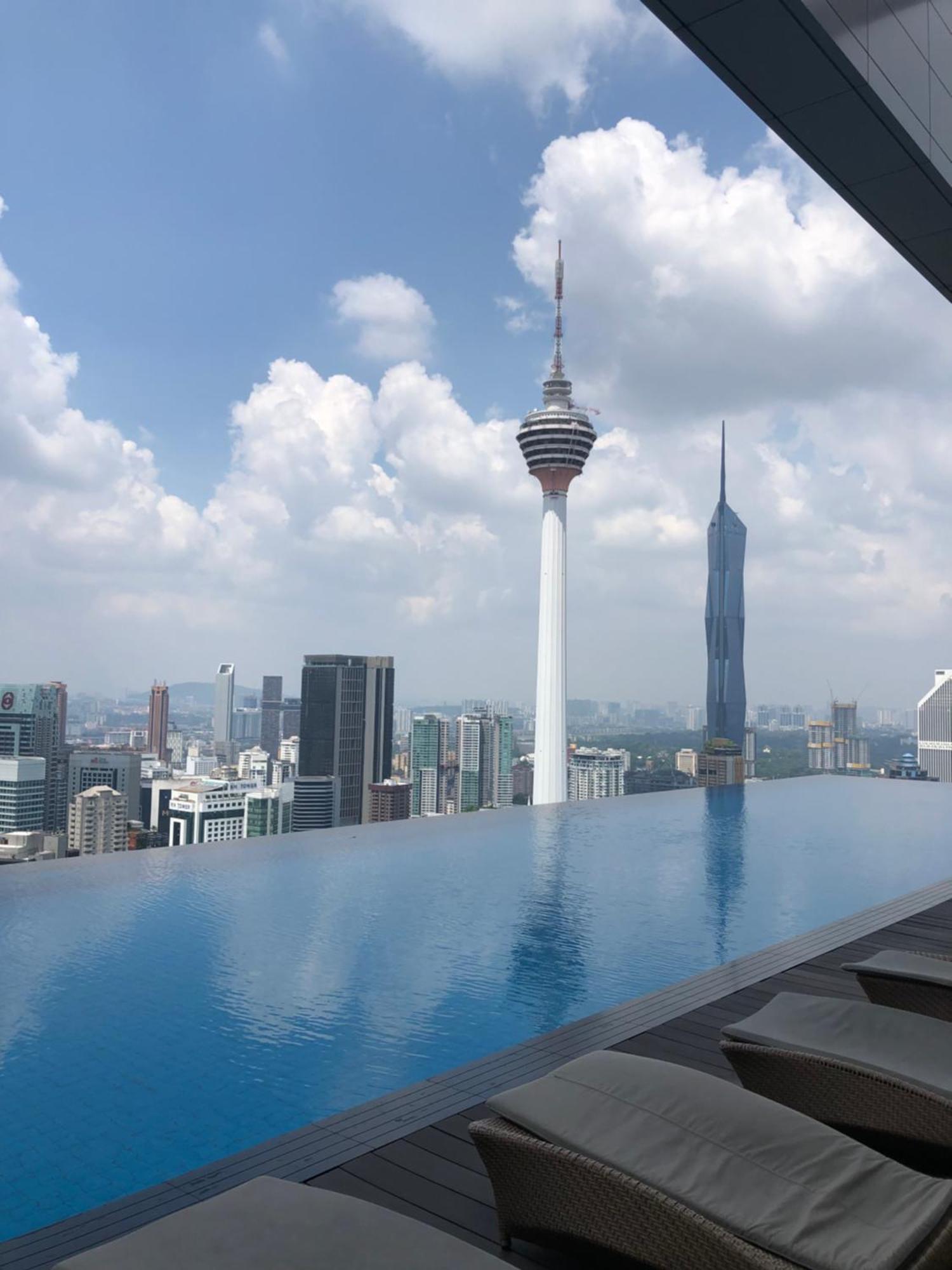 Appartamento Platinum Klcc Pool View Kuala Lumpur Esterno foto