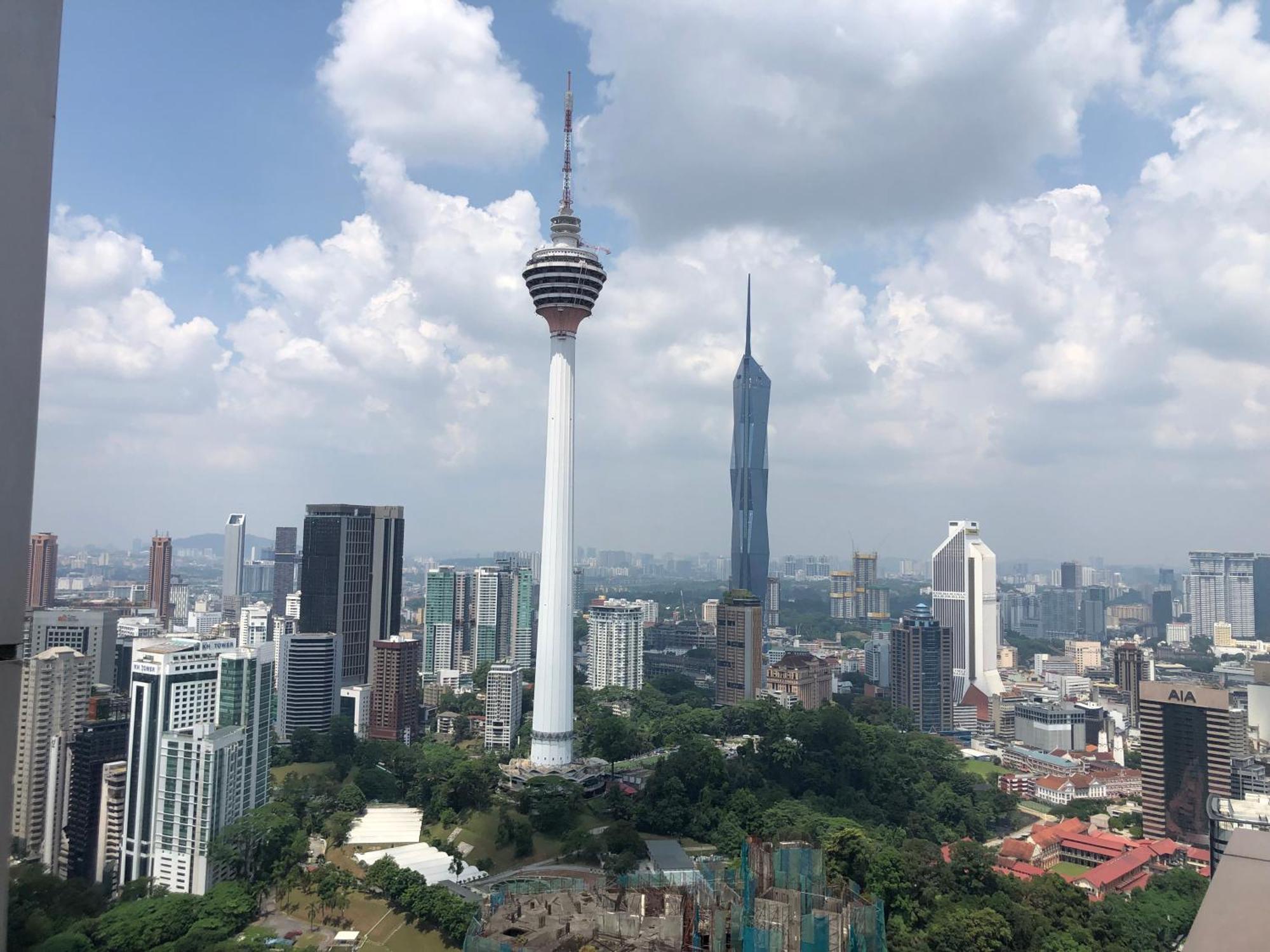 Appartamento Platinum Klcc Pool View Kuala Lumpur Esterno foto