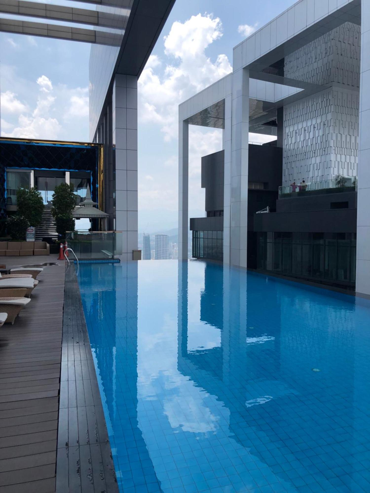 Appartamento Platinum Klcc Pool View Kuala Lumpur Esterno foto