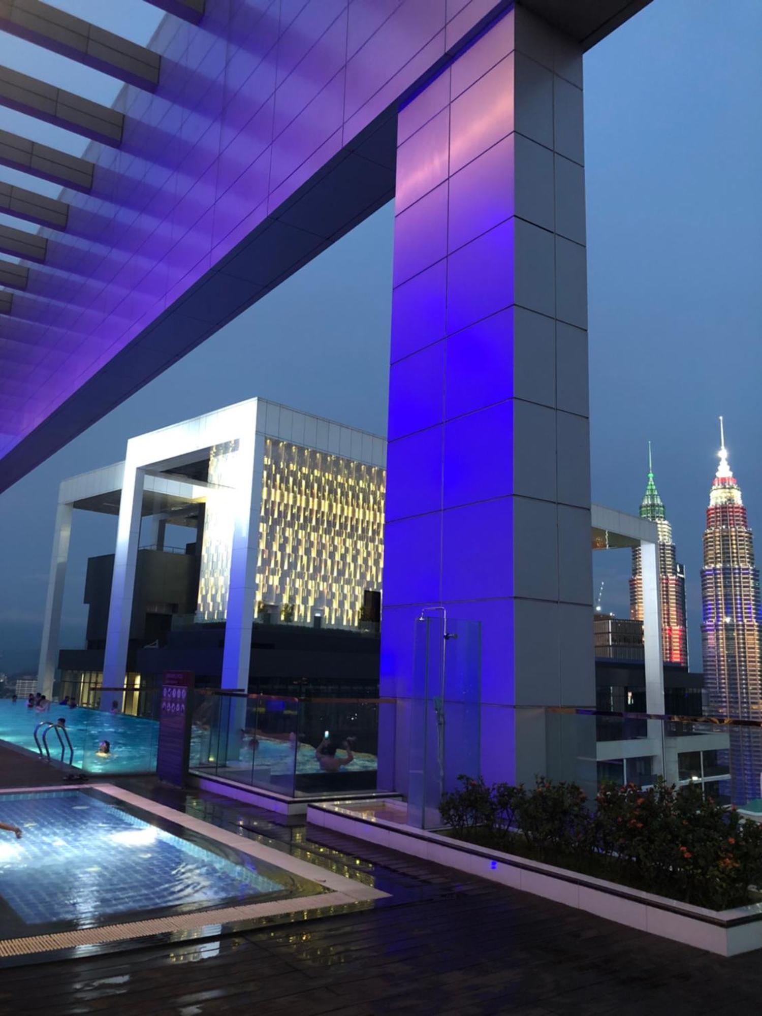 Appartamento Platinum Klcc Pool View Kuala Lumpur Esterno foto