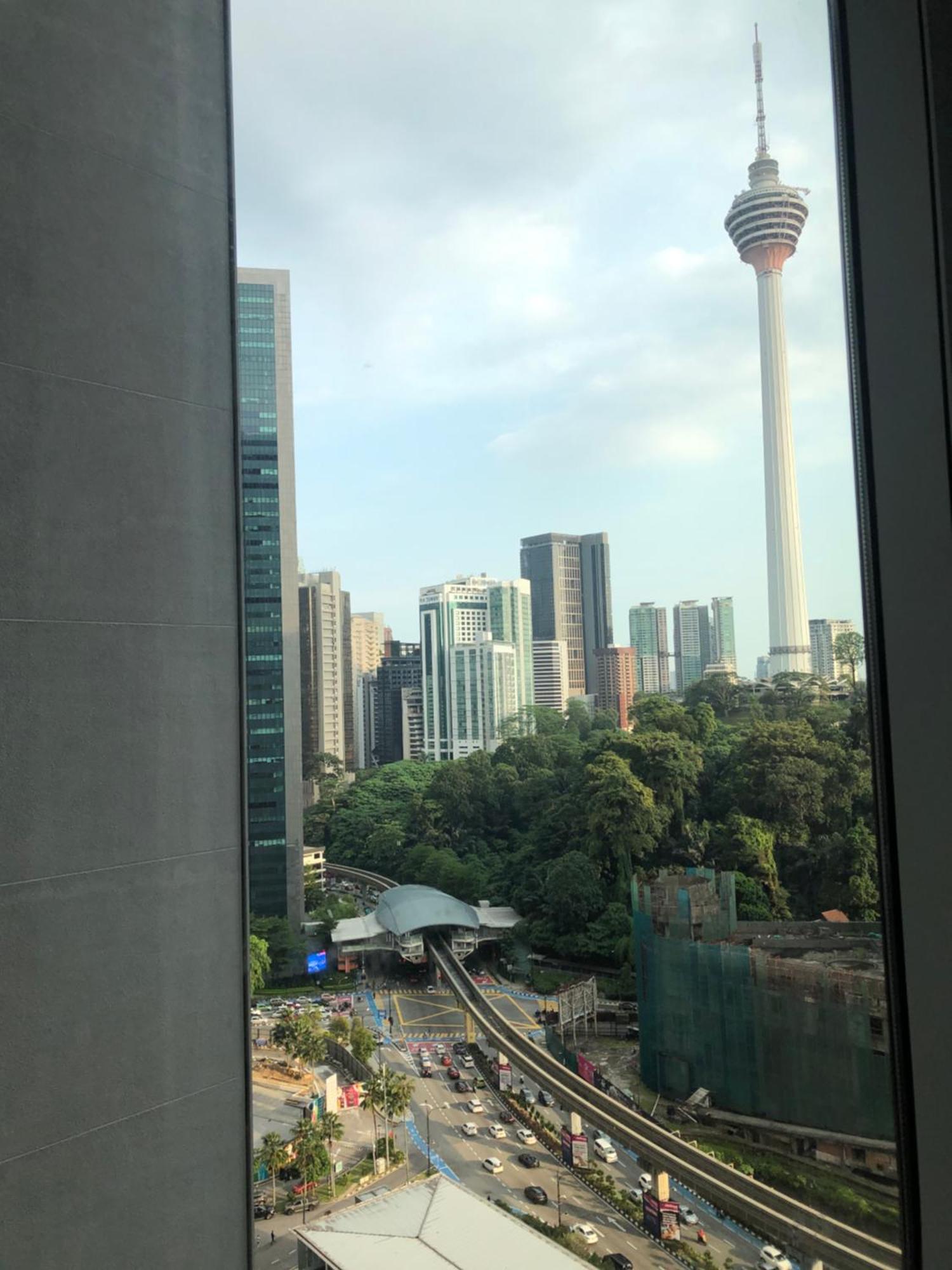 Appartamento Platinum Klcc Pool View Kuala Lumpur Esterno foto
