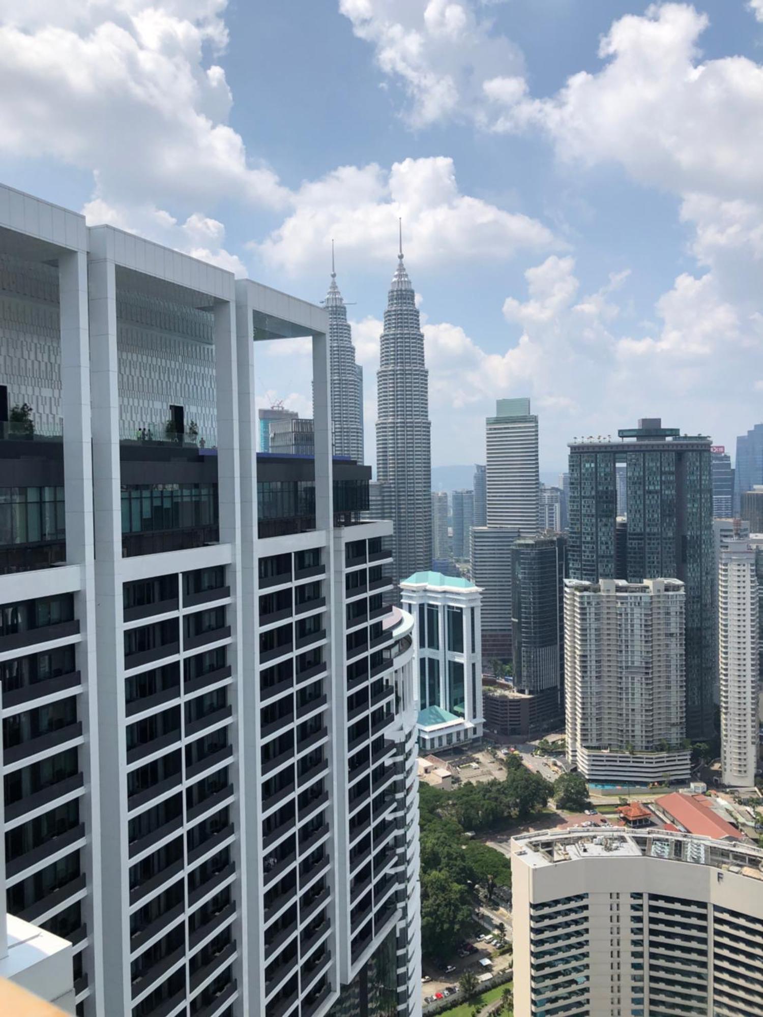 Appartamento Platinum Klcc Pool View Kuala Lumpur Esterno foto