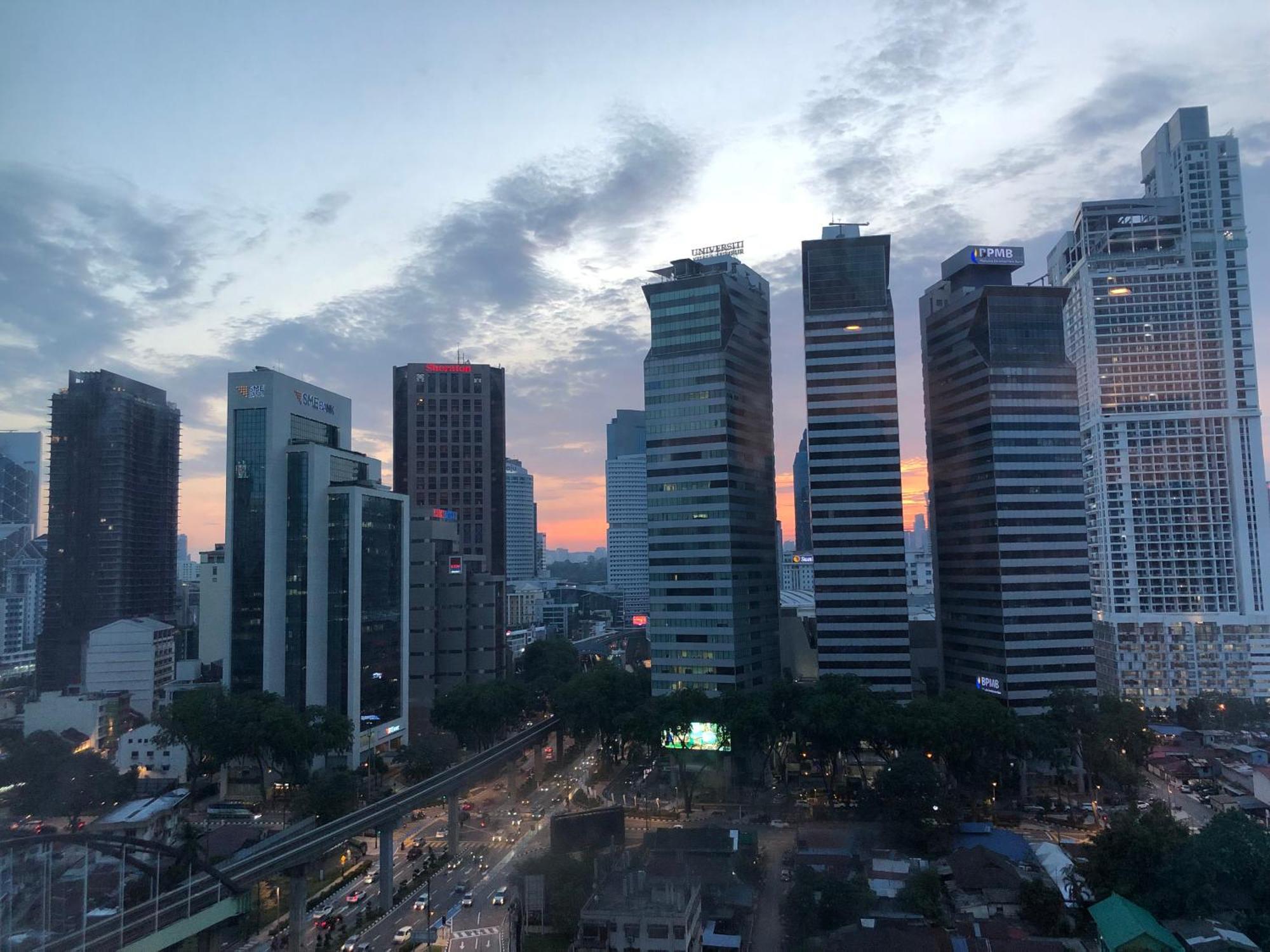Appartamento Platinum Klcc Pool View Kuala Lumpur Esterno foto