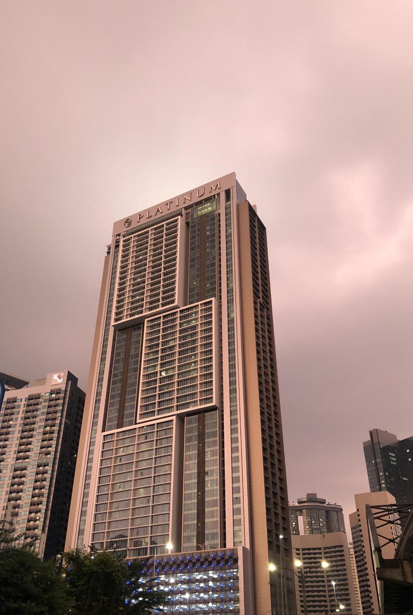Appartamento Platinum Klcc Pool View Kuala Lumpur Esterno foto