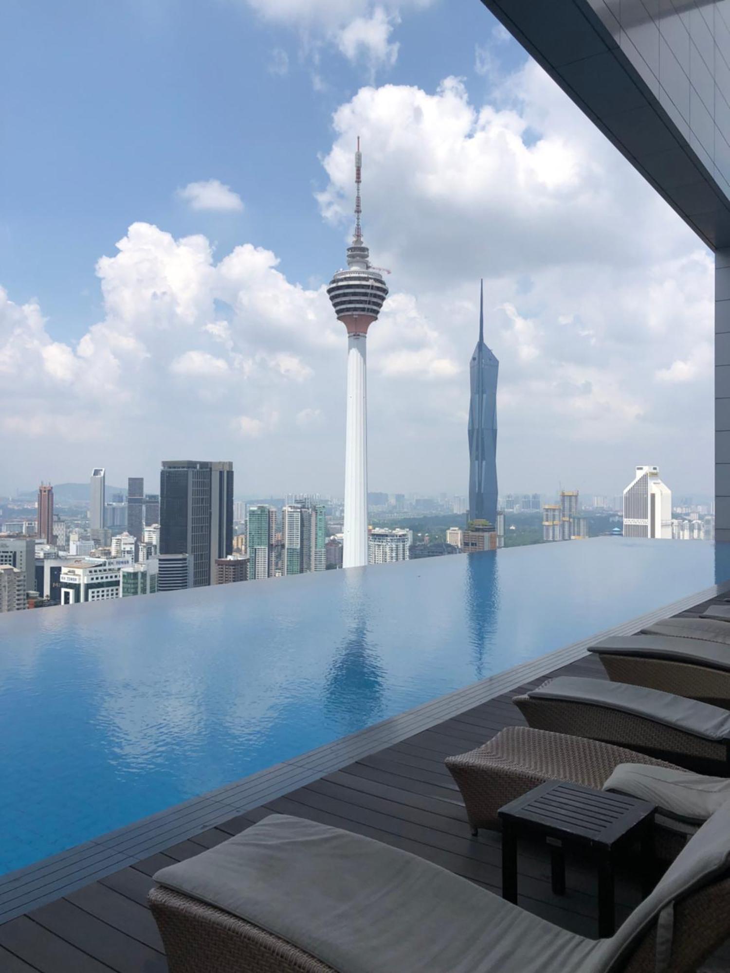 Appartamento Platinum Klcc Pool View Kuala Lumpur Esterno foto