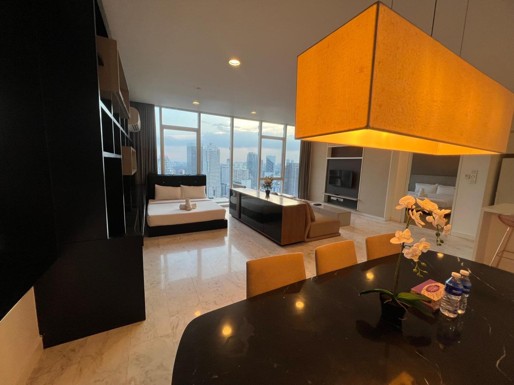 Appartamento Platinum Klcc Pool View Kuala Lumpur Esterno foto